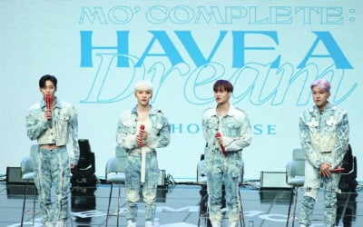 AB6IX, 새 앨범으로 데뷔 최고 성적…완벽 '커리어 하이'