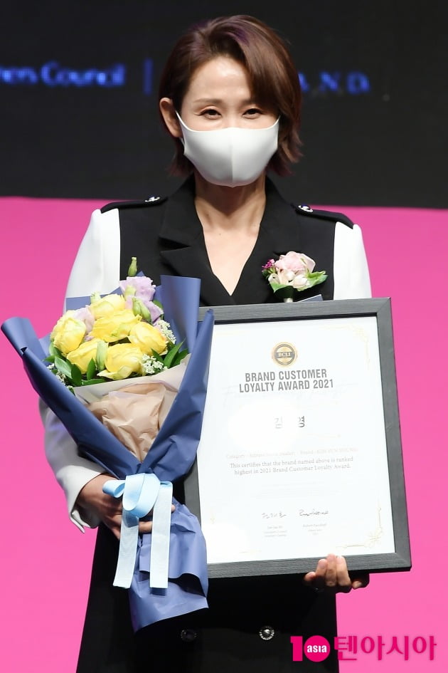 [TEN 포토] 김선영 '브랜드대상 신스틸러 부분 수상'