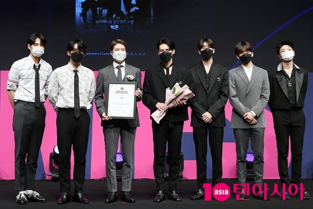 [TEN 포토] 빅톤 '훈내가 진동'