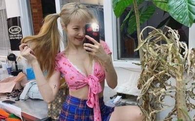 현아, 44kg에도 넘사벽 볼륨감…크롭탑+한뼘 치마 '아찔' [TEN★]
