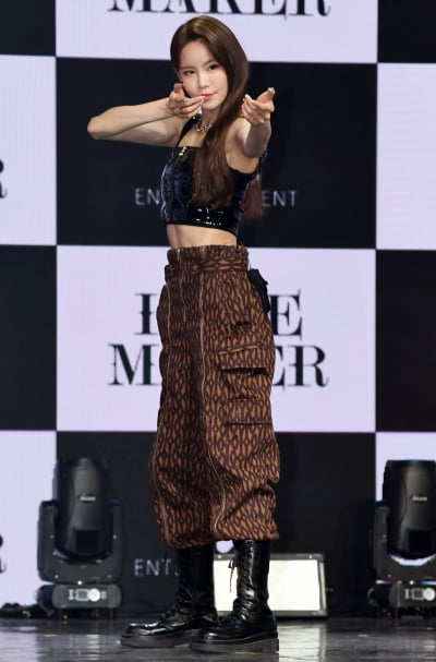 [TEN 포토] 핫이슈 메이나 '심쿵 저격'