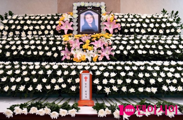 [TEN 포토] 故 천정하 '부디 좋은곳으로'