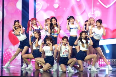 굿바이 아이즈원, 오늘 2년 6개월 만에 공식 해체 [종합]