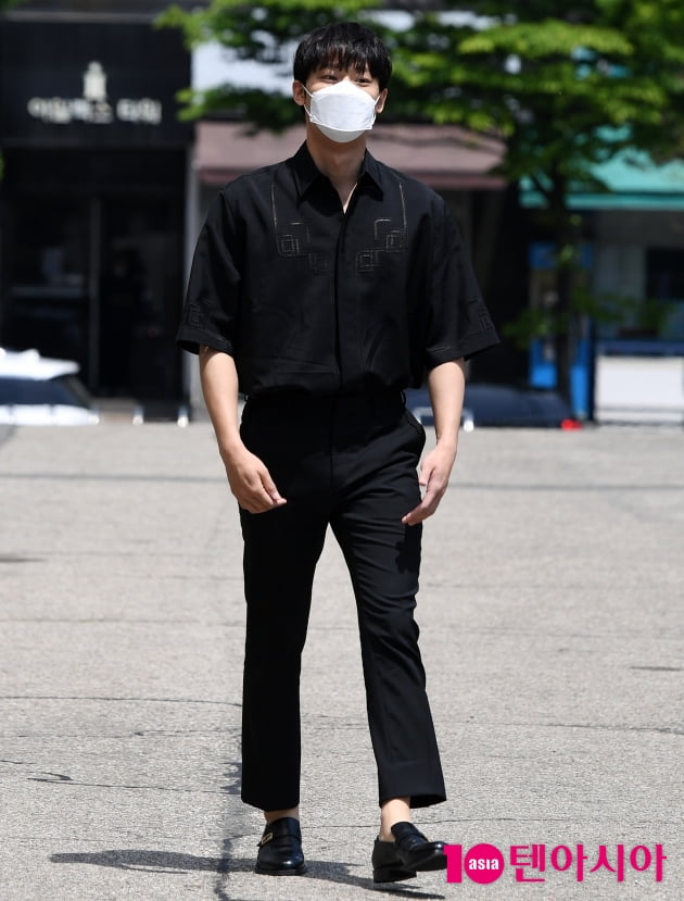 [TEN 포토] 이도현 '머리부터 발끝까지 시크한 블랙'