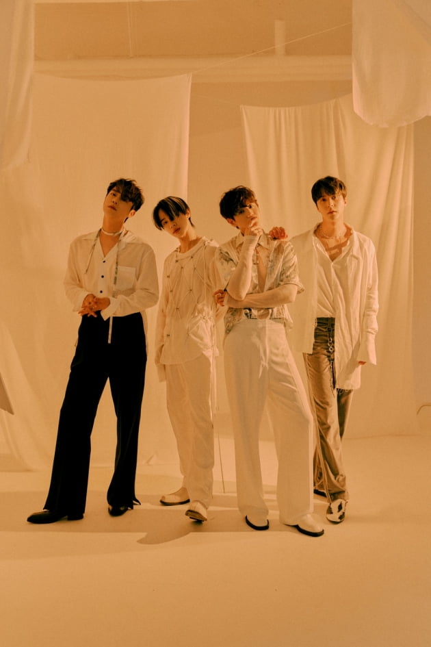그룹 하이라이트 /사진 = 어라운드어스