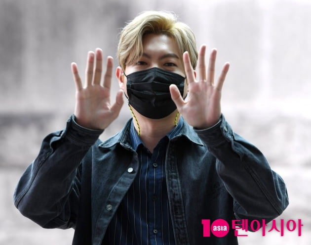 [TEN 포토] 포르테 디 콰트로 손태진 '감각적 몽환美'