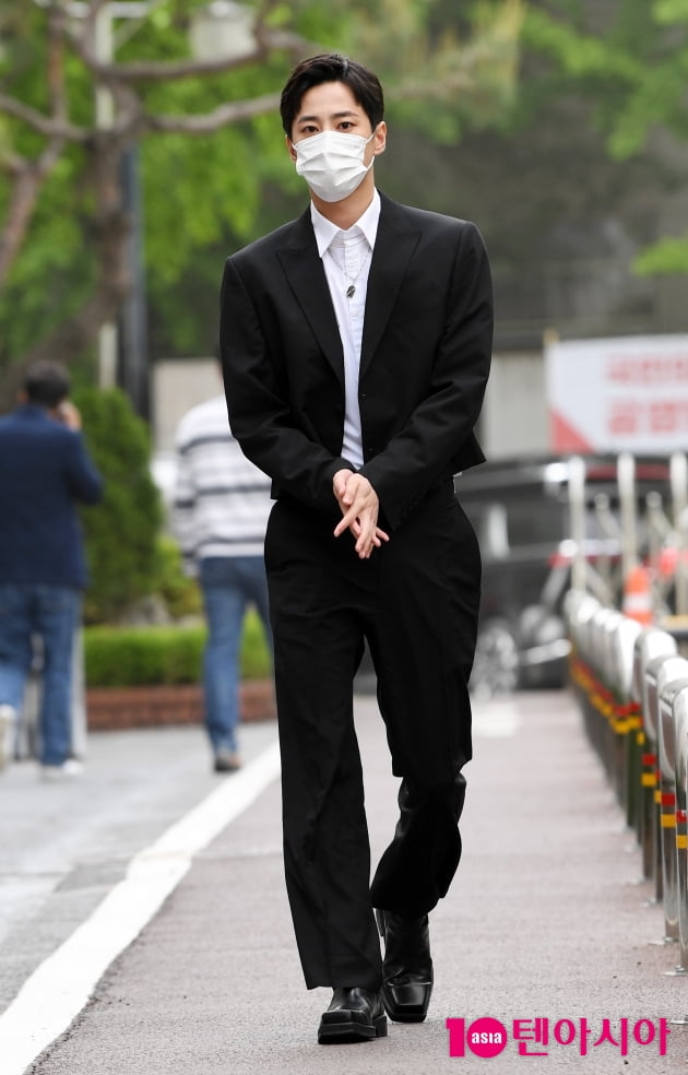 [TEN 포토] 이준영 '수줍은 출근길'