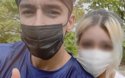 줄리엔강, ♥여자친구 깜짝 공개…연예인 능가하는 미모 [TEN★]