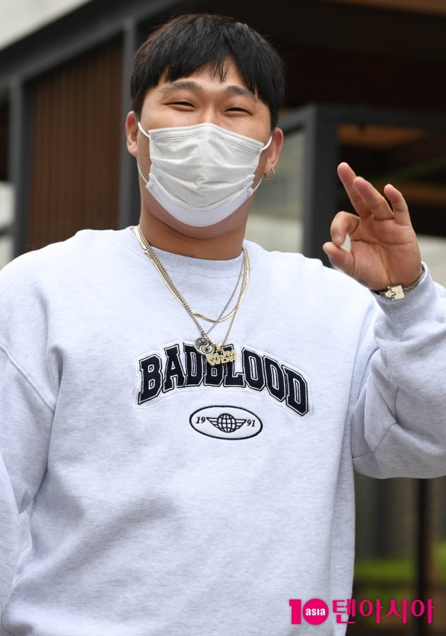 [TEN 포토] 스윙스 '오늘 점심은 돈까스 OK?'