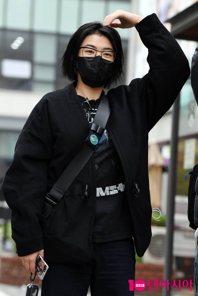 [TEN 포토] 새소년 황소윤 '하트 받아요'