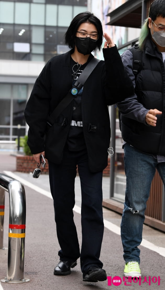 [TEN 포토] 새소년 황소윤 '시크한 블랙'