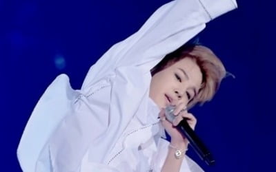 "방탄소년단 지민 허리 27인치" 외신 집중조명