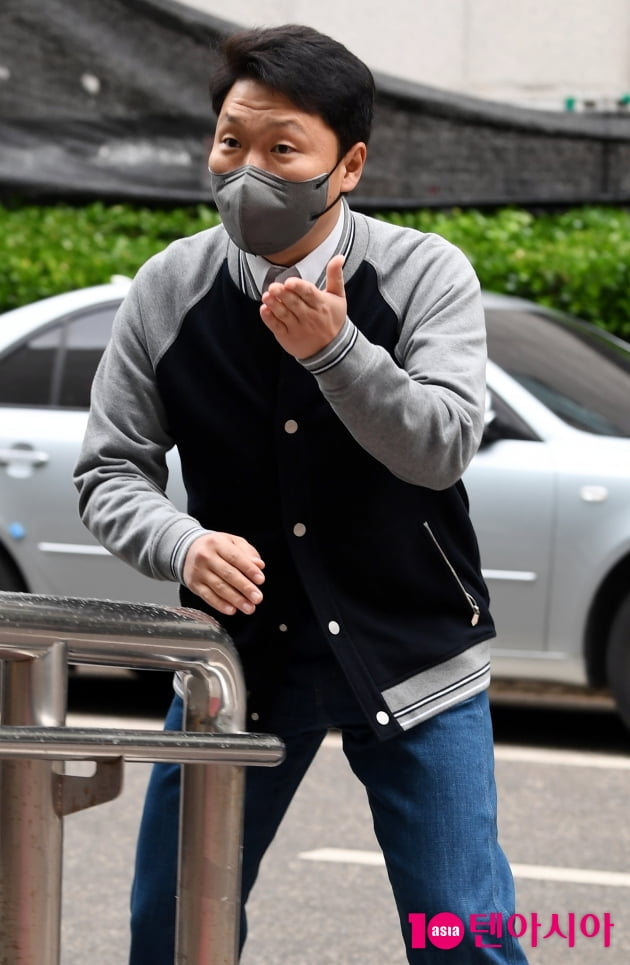 [TEN 포토] 싸이 '어디로 가야하나?'