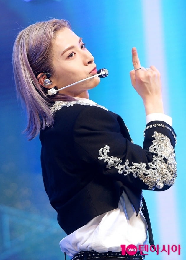 슈퍼주니어 김희철 이후 단발머리가 잘 어울리는 남자 아이돌 2호가 탄생했다. 원어스의 시온이다.