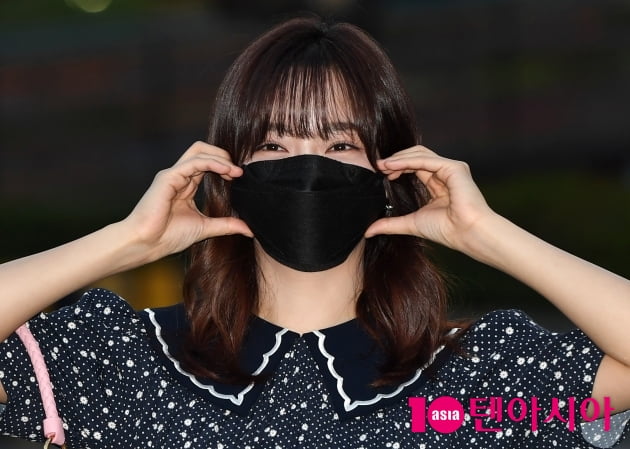 [TEN 포토] 김세정 '볼하트로 귀요미 업'
