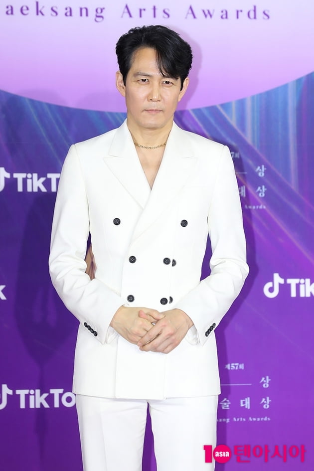 [TEN 포토] 이정재 '시상식에 온 레이' (백상예술대상)