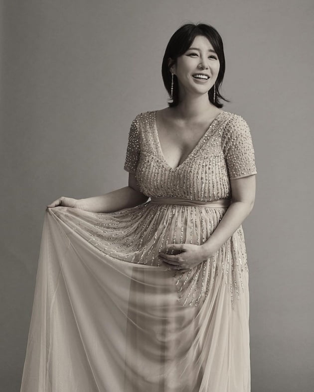 '만삭' 나비 "내일 입원! 마지막 배불뚝이 사진"…출산 앞둔 긴장+설렘