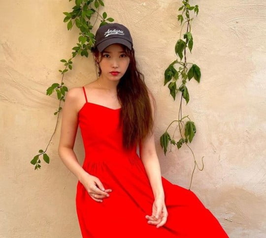 사진=아이유 인스타그램
