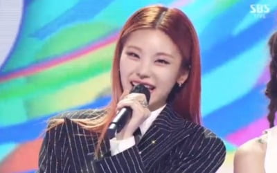 ITZY, 하이라이트·브브걸 제치고 1위 ('인기가요')