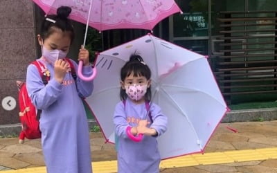 유진 쏙 빼 닮은 딸 로희X로린…♥기태영 복 받았네 [TEN★]