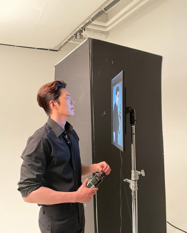 '신민아♥' 김우빈, 조각이 조각을 보는 기분은 어떨까 [TEN★]