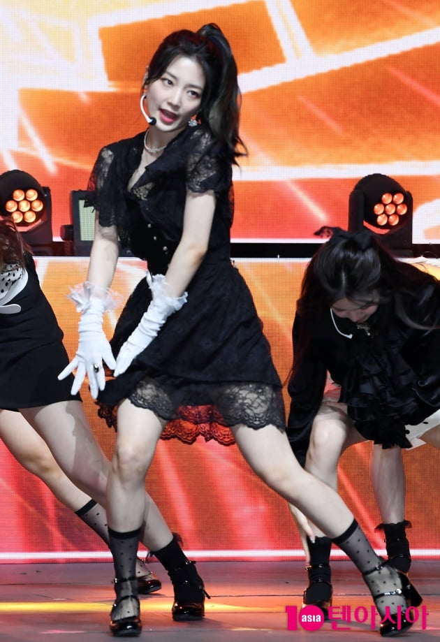 [TEN 포토] 로켓펀치 연희 '강렬한 눈빛'