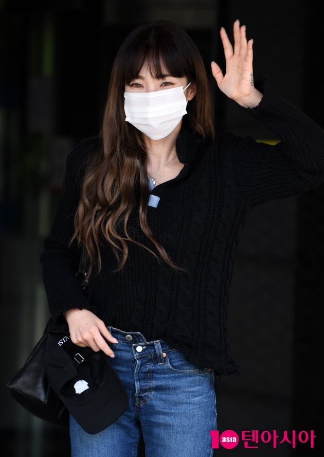 [TEN 포토] 헤이즈 '반사판 없이도 빛나는 미모'