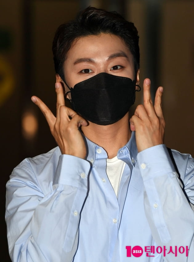 [TEN 포토] 포레스텔라 조민규 '깜찍하게 브이'