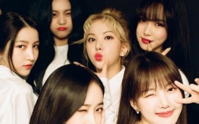 '해체' 여자친구, 단체사진 공개 "언제나 반짝일 거야" [TEN★]