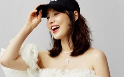 한지혜, 만삭에도 오프숄더·핫팬츠로 뽐낸 8등신 비율 [화보]