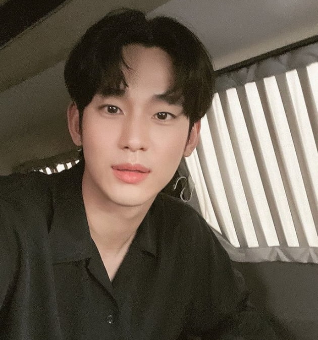김수현 '인간 탄산음료 비주얼..청량하다 못해 톡 쏘네'[TEN★]