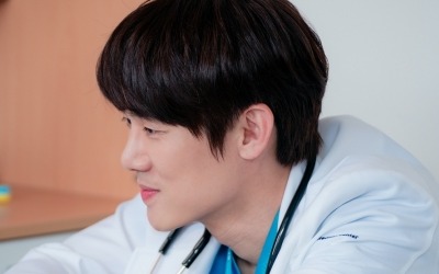 '슬의생2' 유연석 "긴 방학 끝내고 친구들 만난 느낌"