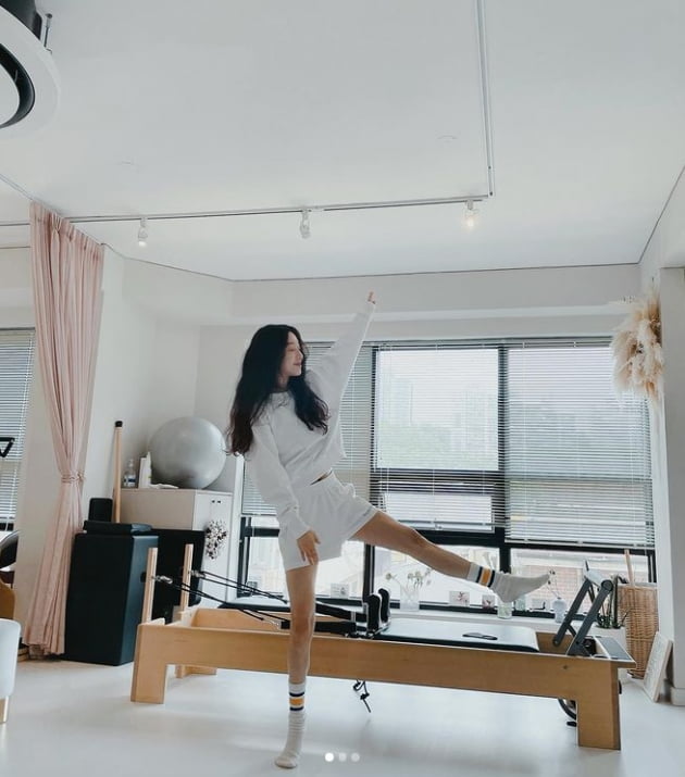 정려원 '손담비 좋은 옷 만들어줘서 고마왕..찐친 인증샷' [TEN★]