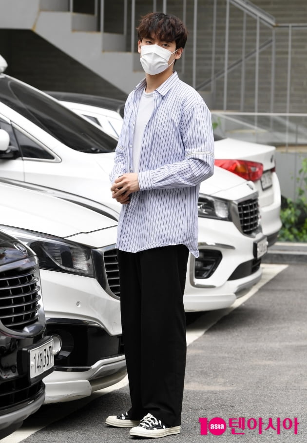 [TEN 포토] 라비던스 황건하 '남친룩의 정석'