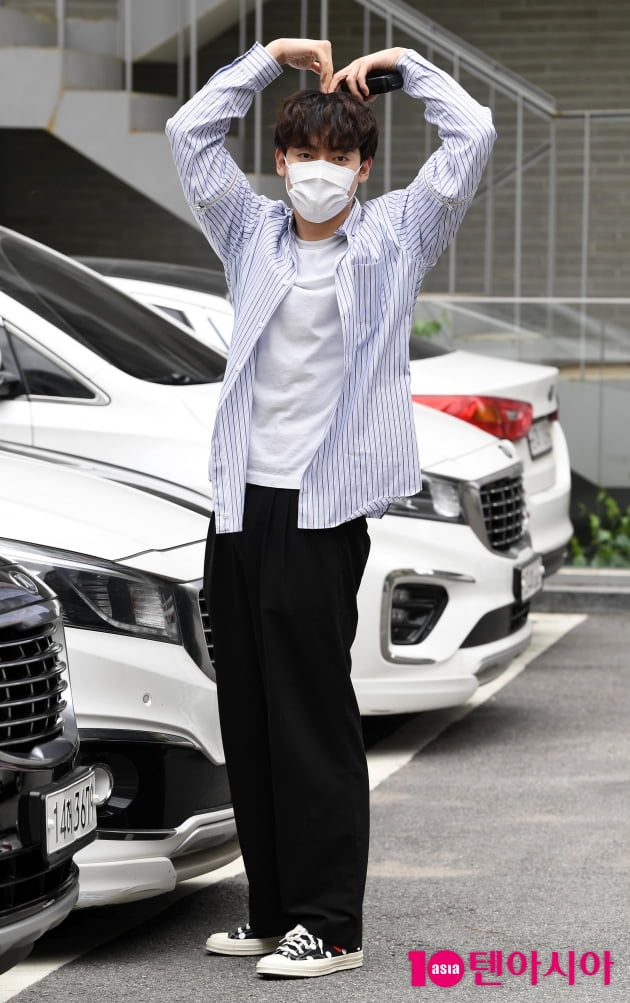 [TEN 포토] 라비던스 황건하 '멋진 하트'
