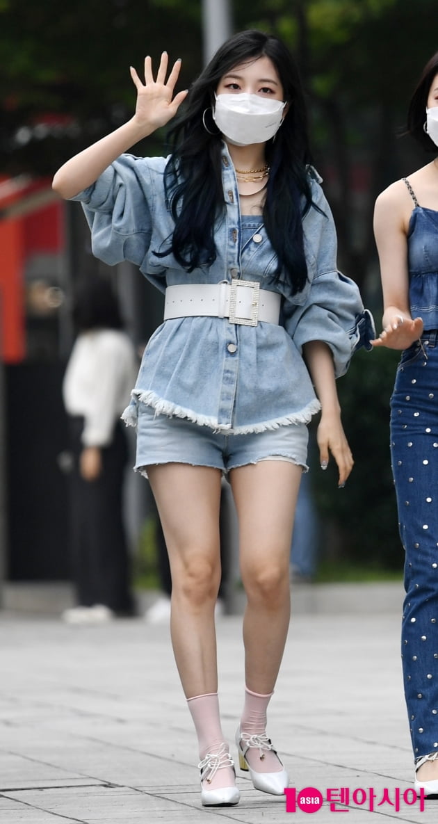 [TEN 포토] 로켓펀치 연희 '손바닥 보다 작은얼굴'