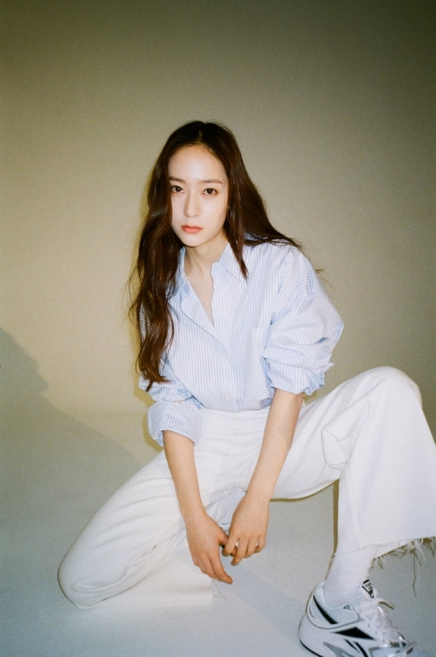 정수정, 한 편의 영화같은 비주얼…새 프로필 '시선 강탈'