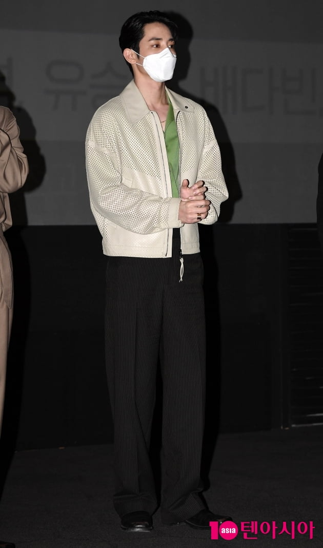[TEN 포토] 이수혁 '끝내주는 비주얼에 표정까지 완벽'