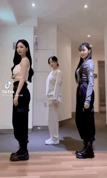 에스파 카리나·지젤x태연 '선후배 케미 엄지척' [TENTOK]