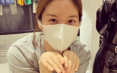 '오뚜기3세' 함연지, 백화점룩의 완성은 핑크색 크록스 [TEN★]