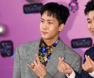 "불쾌함 인지 못해" 라비, 레드벨벳 성희롱 논란에 결국 사과 [종합]