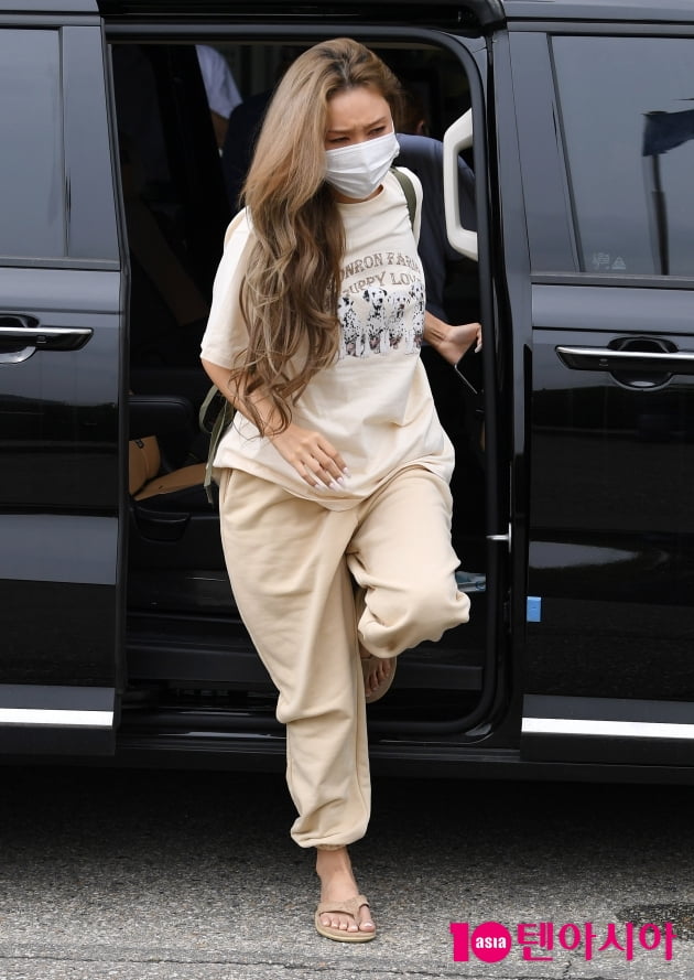 [TEN 포토] 마마무 화사 '자다가 깼어요'
