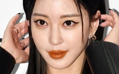 제니 뺨 때린 한예슬? SNS에 "만난 적도 없어" 강력 부인