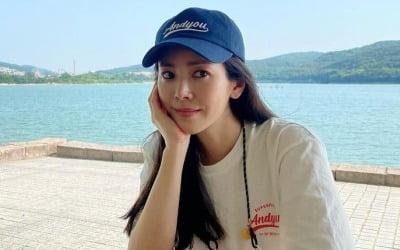 한지민, 호텔은 안보다 밖이지! 경주서 "힐링 타임" [TEN★]