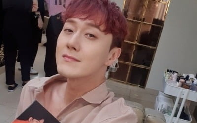 '심진화♥' 김원효, 17kg 감량 후 핑크 염색…이렇게 섹시했나 [TEN★]