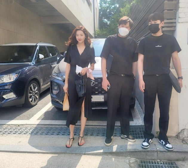 소이현, ♥인교진 두고 두 남자 옆에서 우아+섹시美 [TEN★]