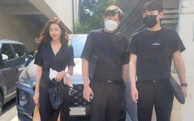 소이현, ♥인교진 두고 두 남자 옆에서 우아+섹시美 [TEN★]