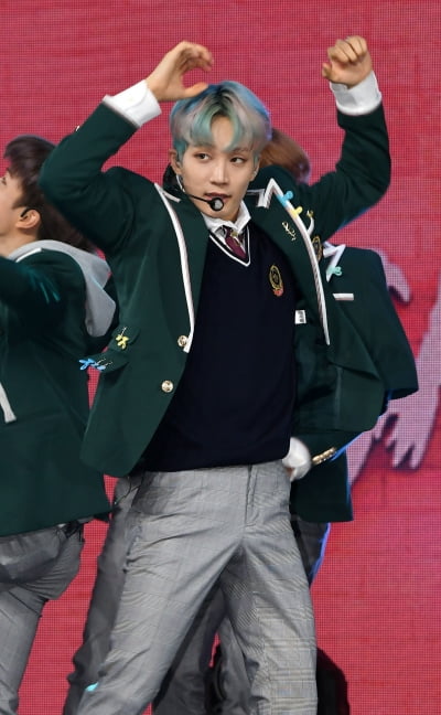 [TEN 포토] 고스트나인 황동준 '독특한 헤어컬러'