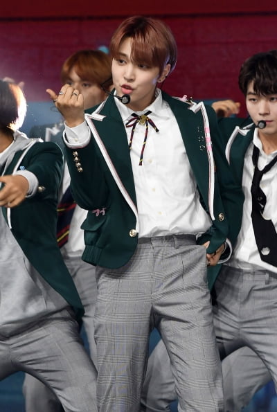 [TEN 포토] 고스트나인 이강성 '어느쪽으로 봐도 잘생김'