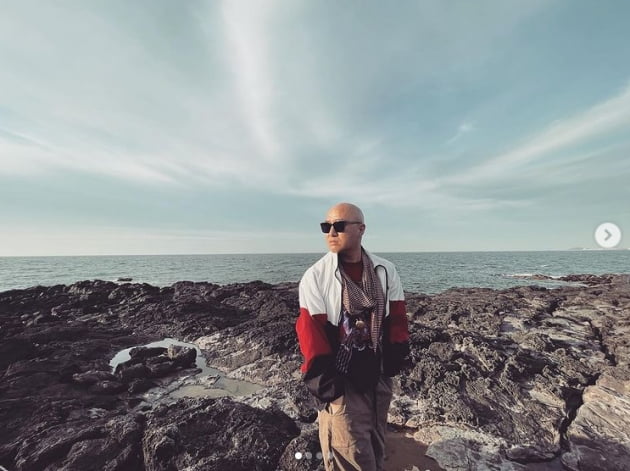 홍석천, "자꾸 이상한 거 요구"...SNS 사칭피해 주의[TEN★]